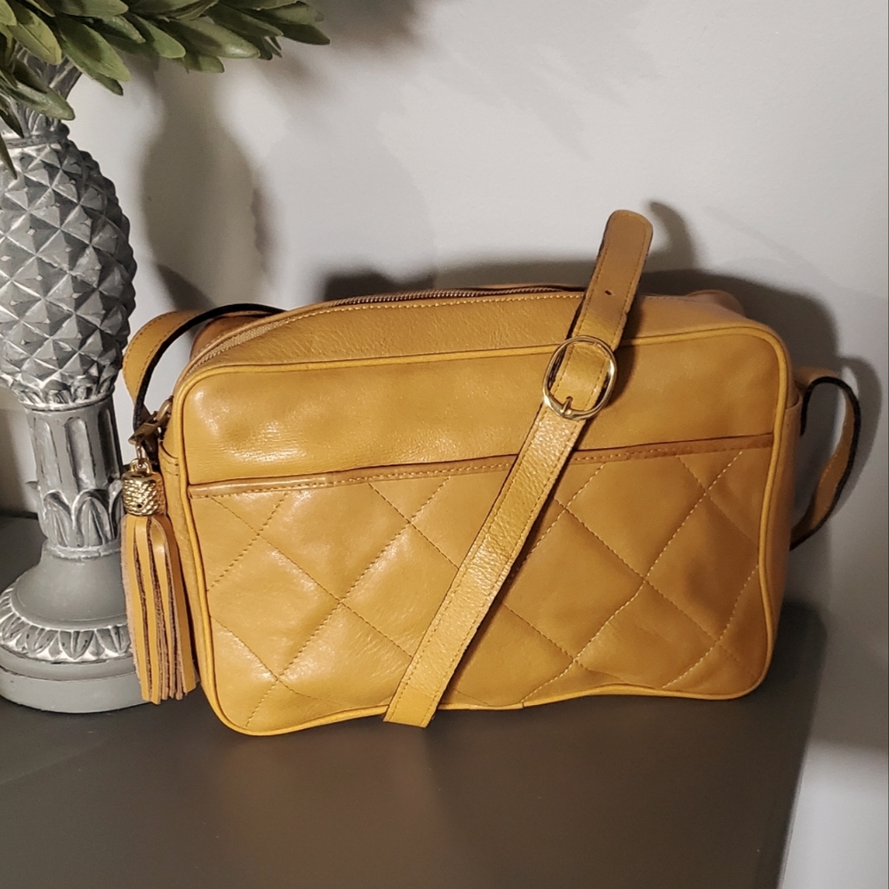 High Fashion Genuine Leather Italy made Crossbody Purse💛⚜️💛